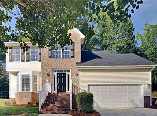 2206 Flora Vista Ct, Greensboro, NC 27406