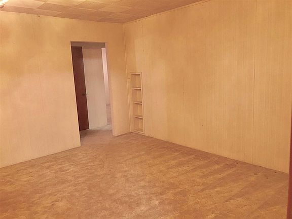 4th image of 710 Montgomery St