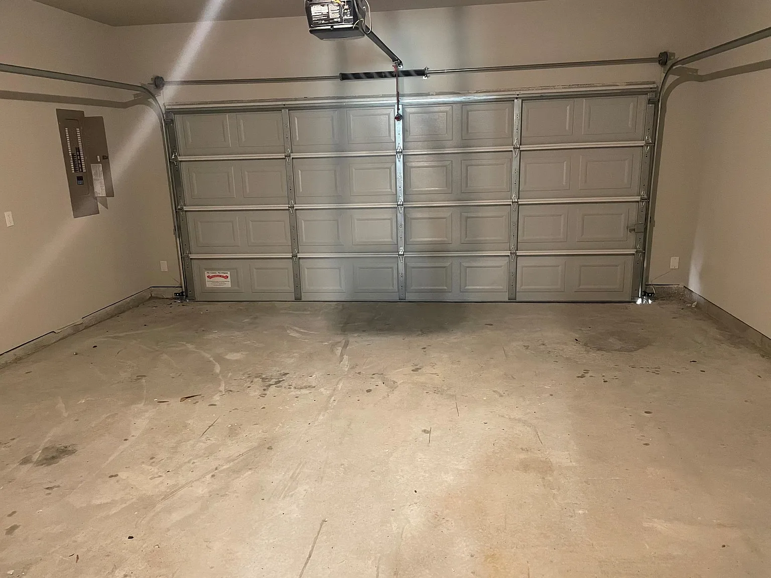 3 bed, 2.5 bath, 1928 sqft, $1,950 — Photo 4