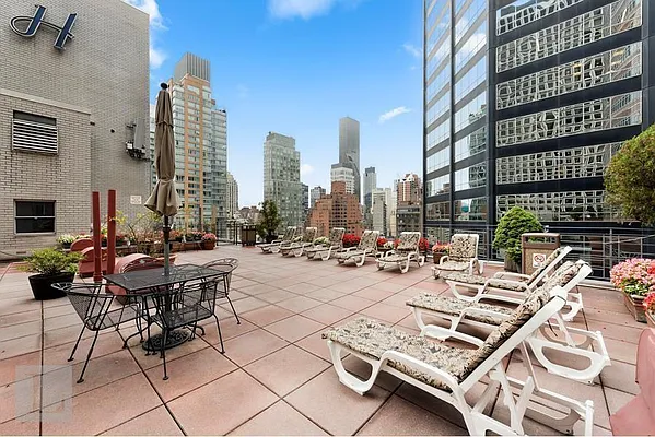 Rented by Living New York | media 8