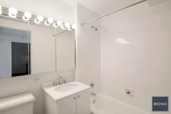 Rented by Bond New York | media 8