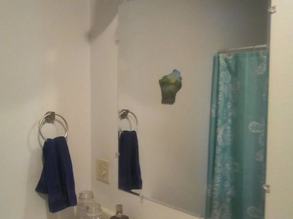 5th image of 204 E Grand Ave #206
