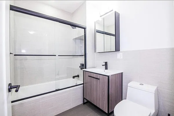 Rented by New York Casas Ltd. | media 6