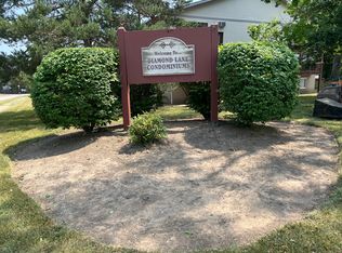 555 Deepwoods Dr APT 2C, Mundelein, IL 60060