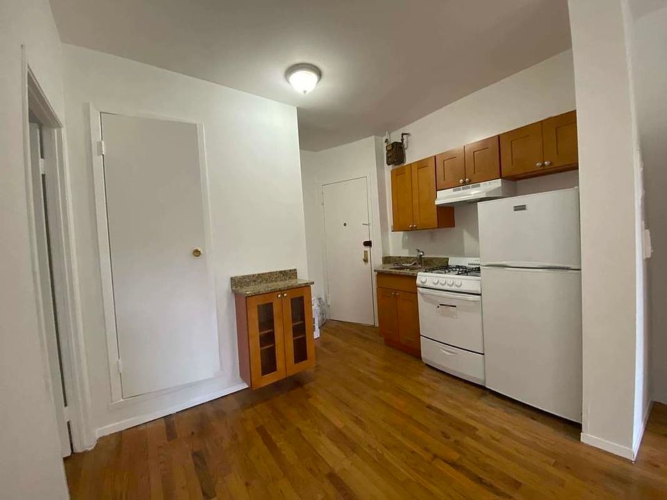 1st image of 206 Thompson St #6D4