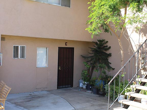 2nd image of 1017 Oxford Dr #C