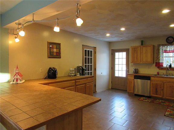 2nd image of 10146 Capron Rd