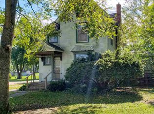 301 W 4th St, Leaf River, IL 61047