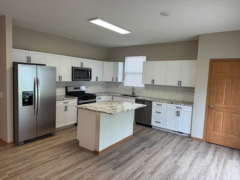5009 S 194th Ave — Photo 6