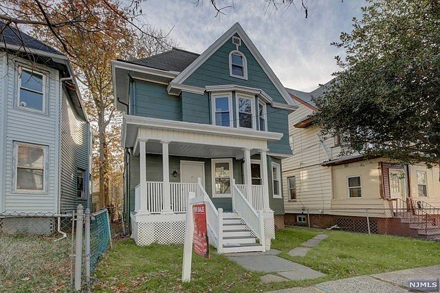 1st image of 128 N Essex Ave