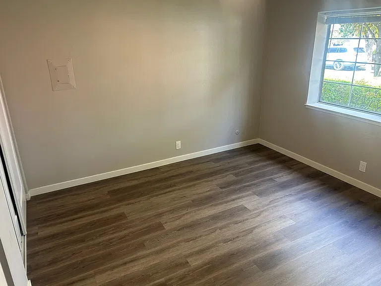 495 Richfield Dr — Photo 6