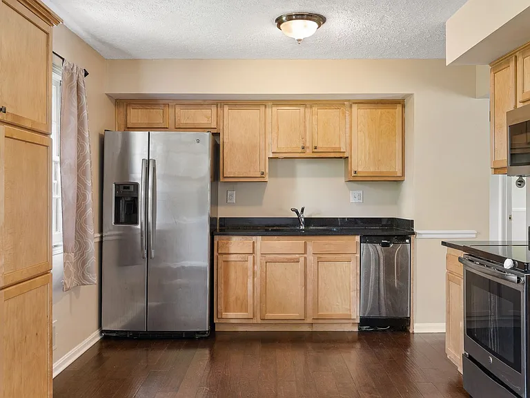 12506 Live Oak Dr — Photo 9