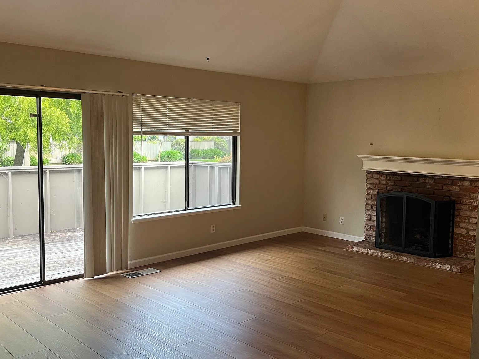 2 bed, 1520 sqft, $3,900 — Photo 3