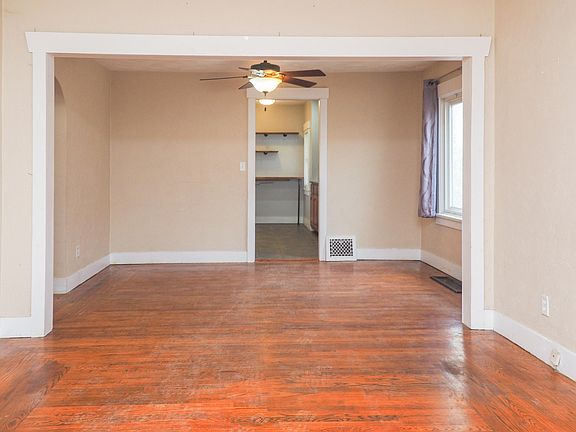 4th image of 323 Lakeview Ave