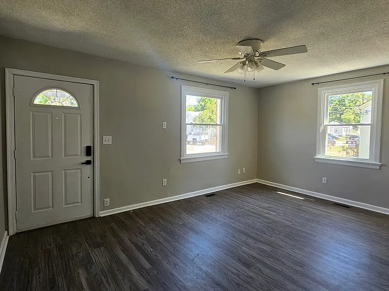 24 Cavalier Rd — Photo 4