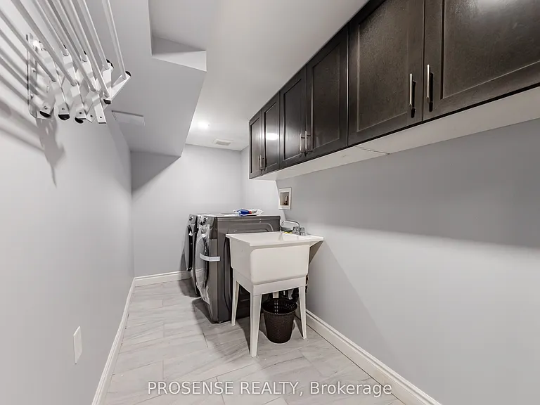 8 Macbean Cres — Photo 42
