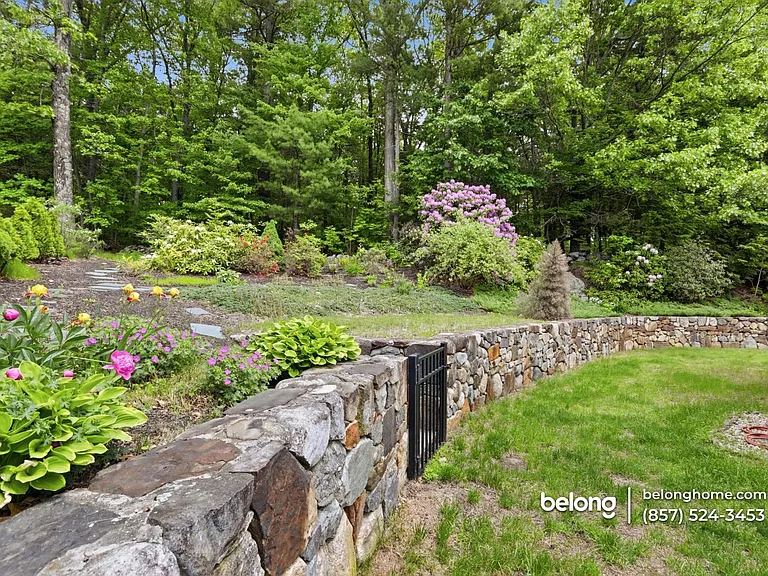 28 Blueberry Ln — Photo 2