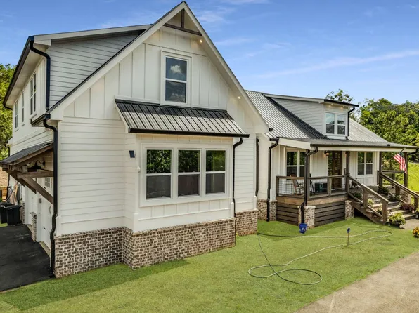 14 Malus Dr, Ellijay, GA 30536