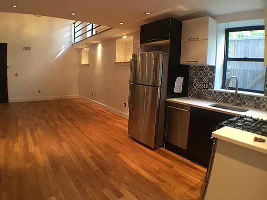 Rented by P Management | media 16