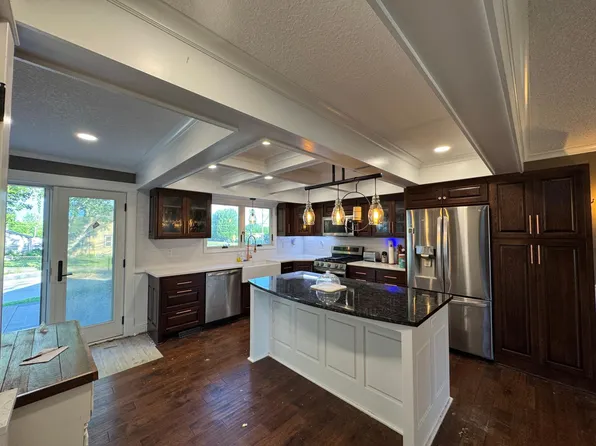 43 Central Ave W, Saint Michael, MN 55376