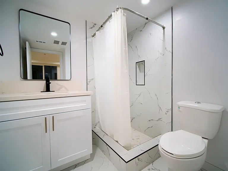 801 E 84th Pl — Photo 23