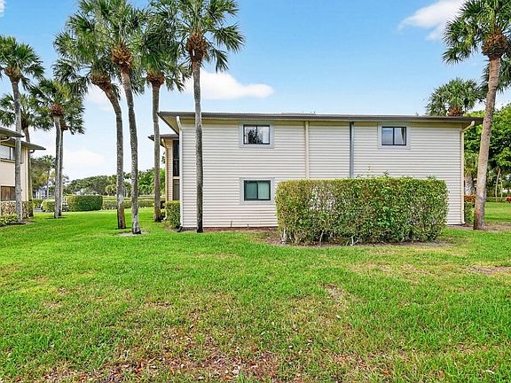 4th image of 15488 Lakes Of Delray Boulevard #207