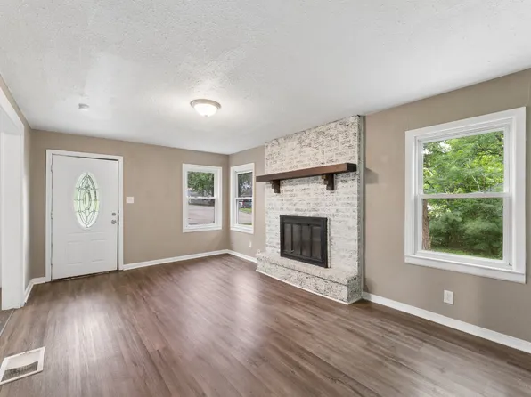 1101 South St, Leavenworth, KS 66048
