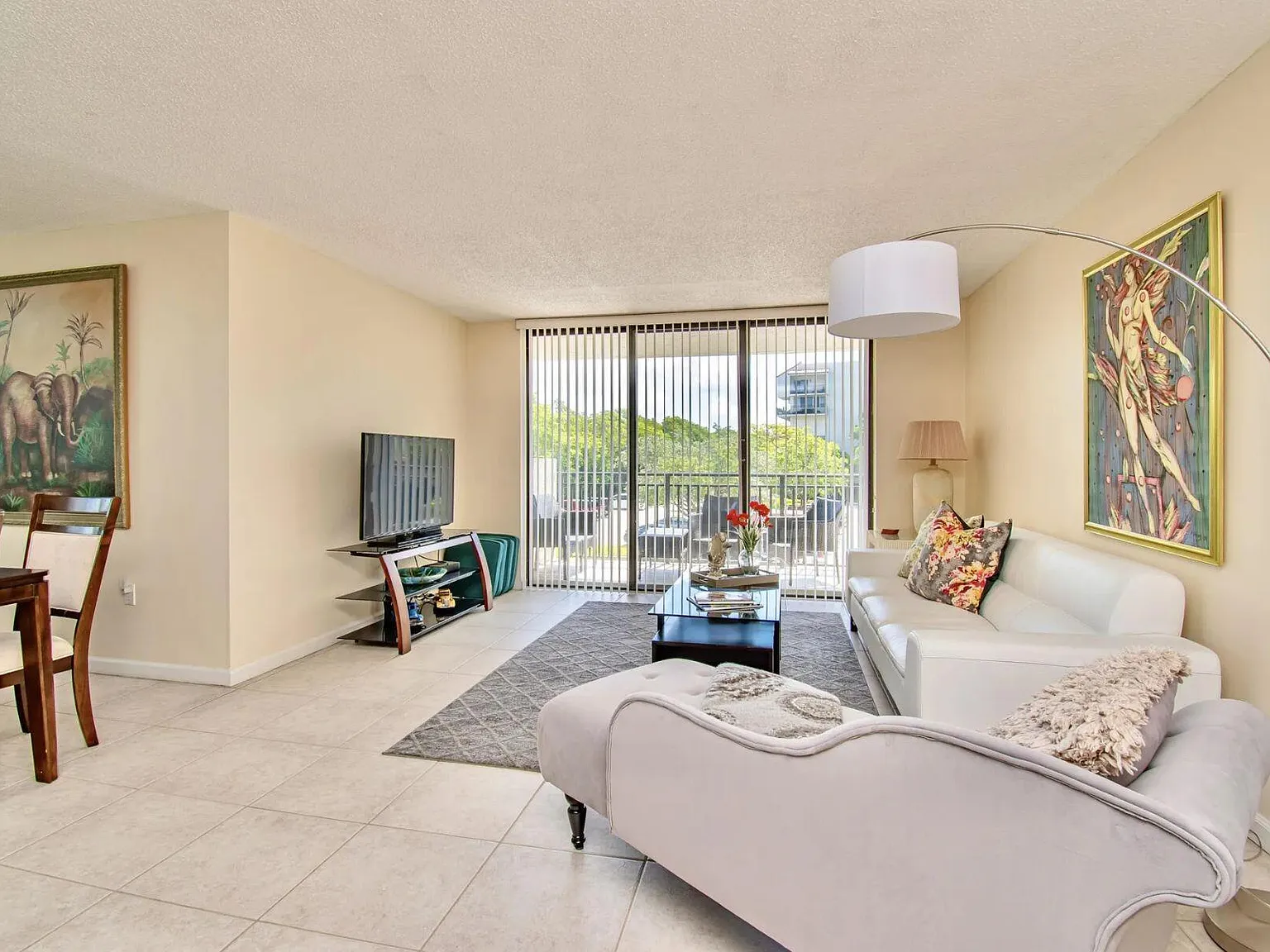 3 bed, 3.0 bath, 1868 sqft, $6,000 — Photo 3