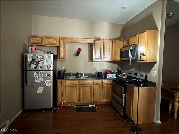 2nd image of 52 12th St