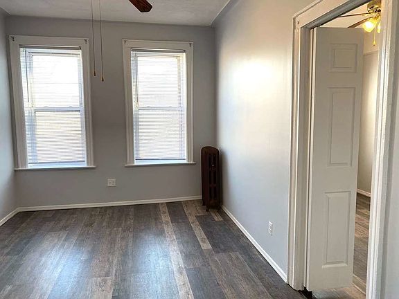 3rd image of 701 Linwood St Floor 2