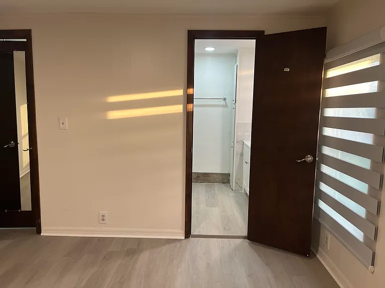 2425 Harden Blvd — Photo 20