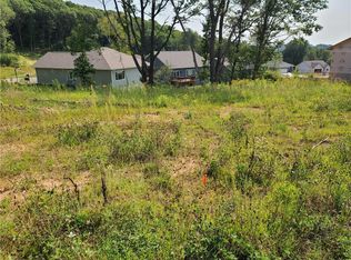 2725 Highclere Dr, Eau Claire, WI 54703