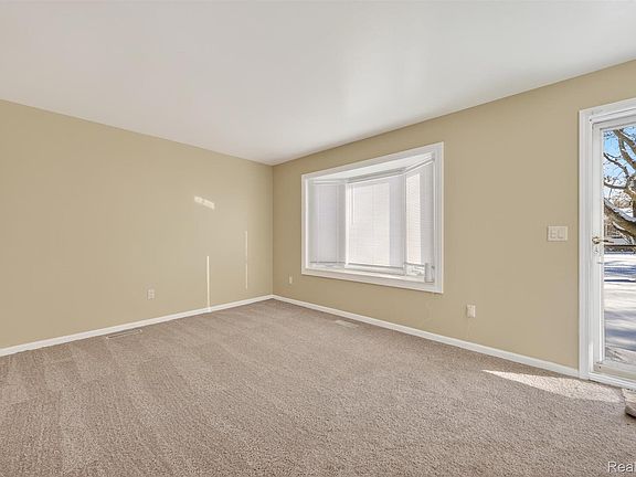 4th image of 15654 Isabelle St