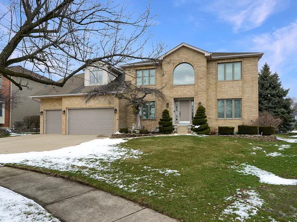 909 Hampton Dr, Carol Stream, IL 60188