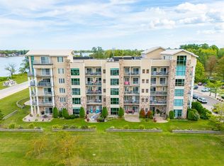 34 Boblo Island Blvd #407, Amherstburg, ON N9V 0C4