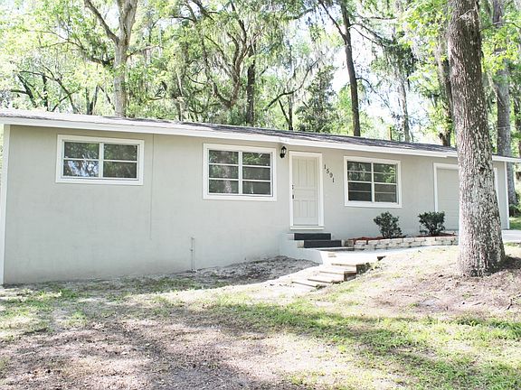 3rd image of 1591 Oakhurst Dr