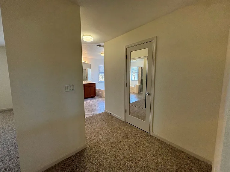5454 Gold Creek Cir — Photo 19