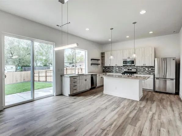 899 Russell St, Golden, CO 80401