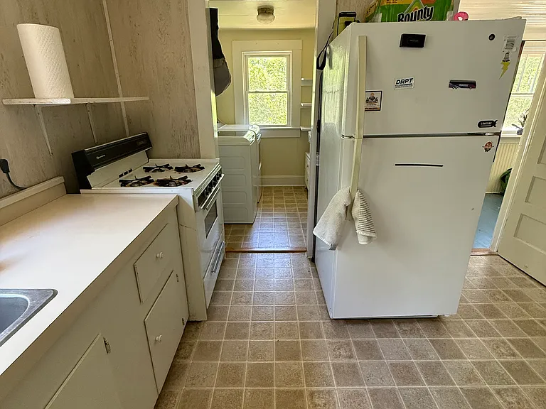 8143 Salyer Dr — Photo 2