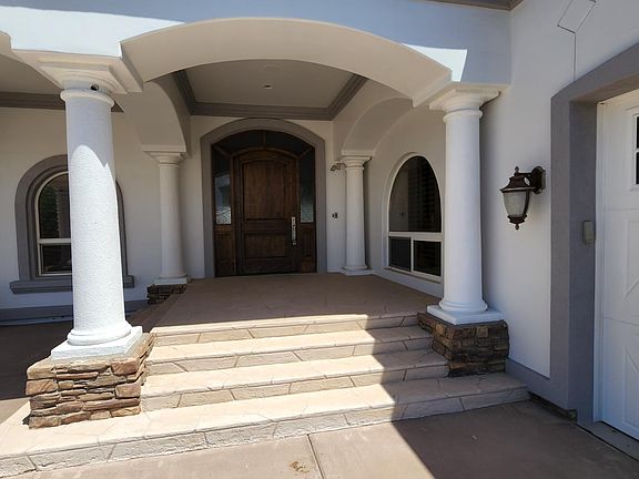 4th image of 1822 E Windrose Dr