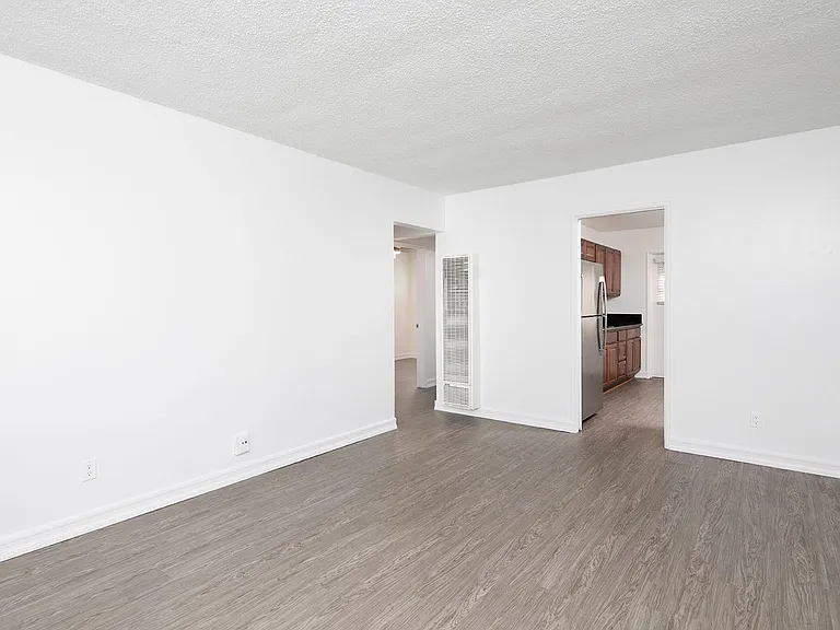 1534-1540 1/2 Diamond Street — Photo 6