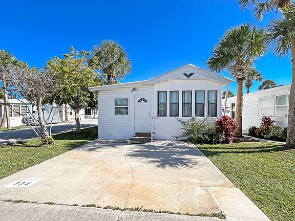 2nd image of 734 Campo Ln