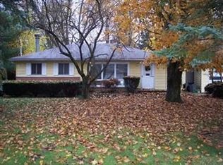1391 Black Pond Dr, Akron, OH 44320