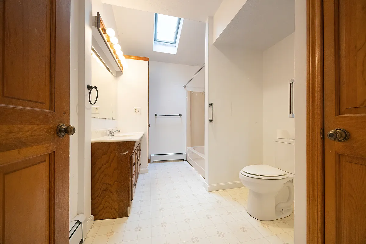 Building Photo - 5 Andover St #S2
