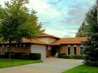 1142 S Ridge St, Crown Point, IN 46307