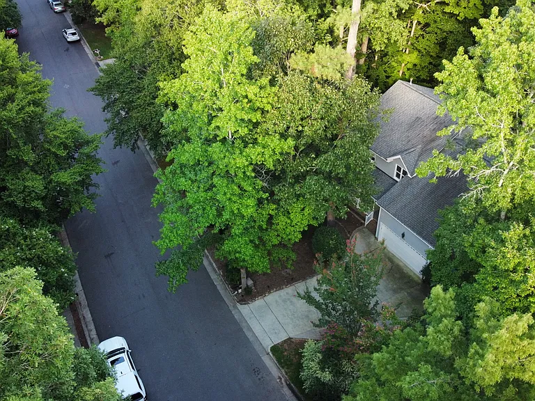1539 Pathway Dr — Photo 2