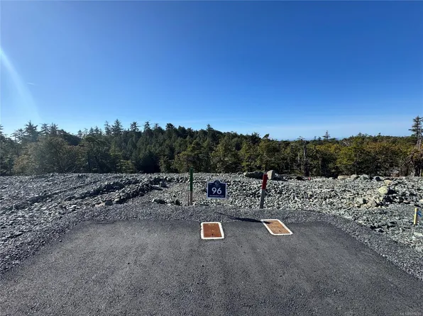 96 Sitka Pl, Ucluelet, BC V0R 3A0