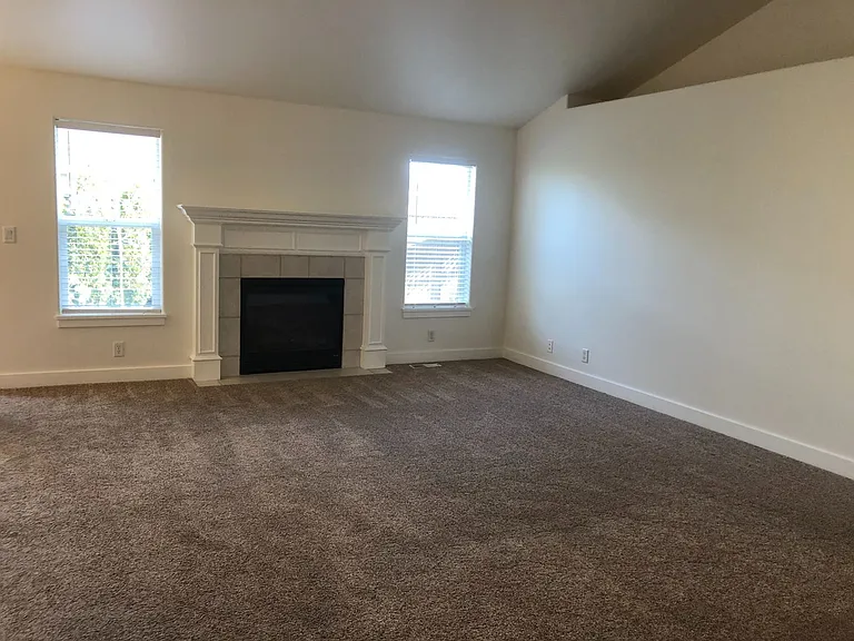 6081 Landmark Ln — Photo 4