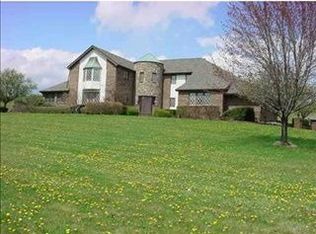 211 Bateman Rd, Oakdale, PA 15071