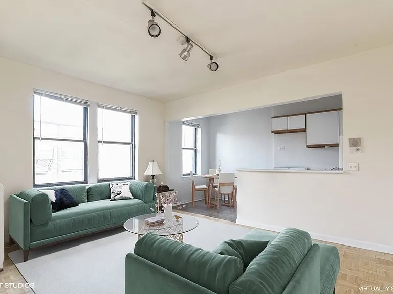 644 W Wrightwood — Photo 3